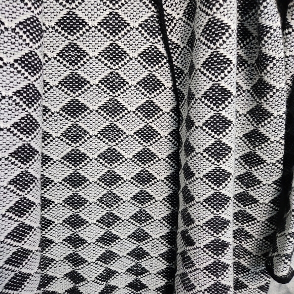 Cocogio Women's Sz XL Black White Geometric sweater tunic snap closure - Picture 10 of 13